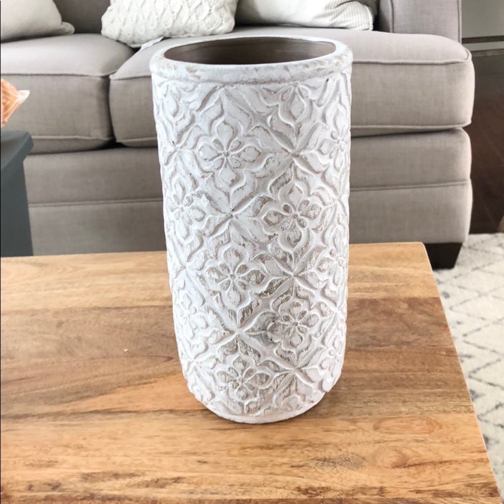 Ceramic vase